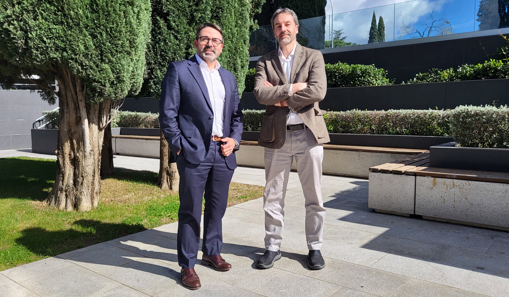 Los doctores David Baulenas y Ángel Ayuso.