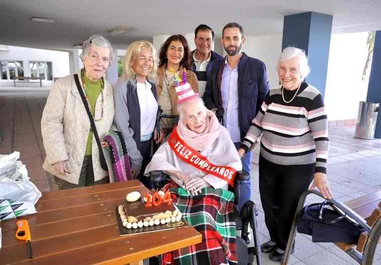 104 cumpleaños de Laura Sánchez en Taliarte/C7/Cober.