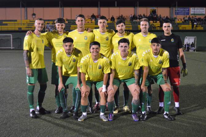 Formación del Casa Pastores CF (Foto: Juan Antonio Hernández)