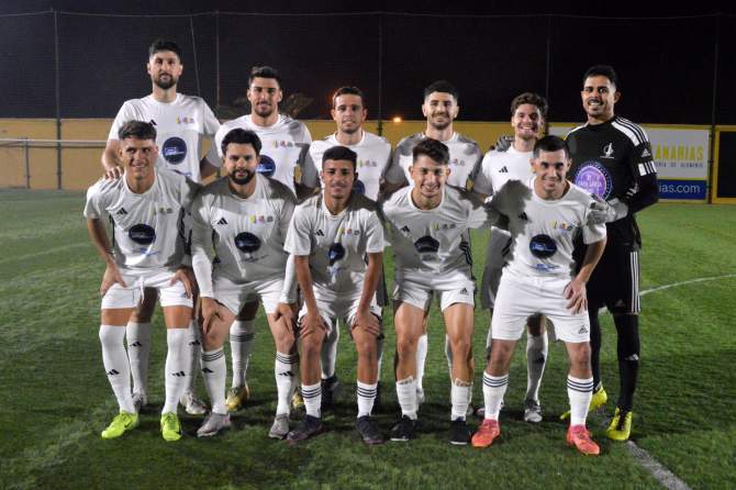 Formación del CD Maspalomas (Foto: Juan Antonio Hernández)