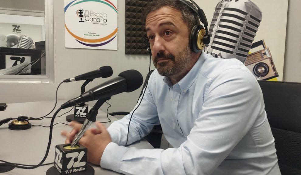 Juan Antonio Pe&ntilde;a en los estudios de El Espejo Canario/EEC.