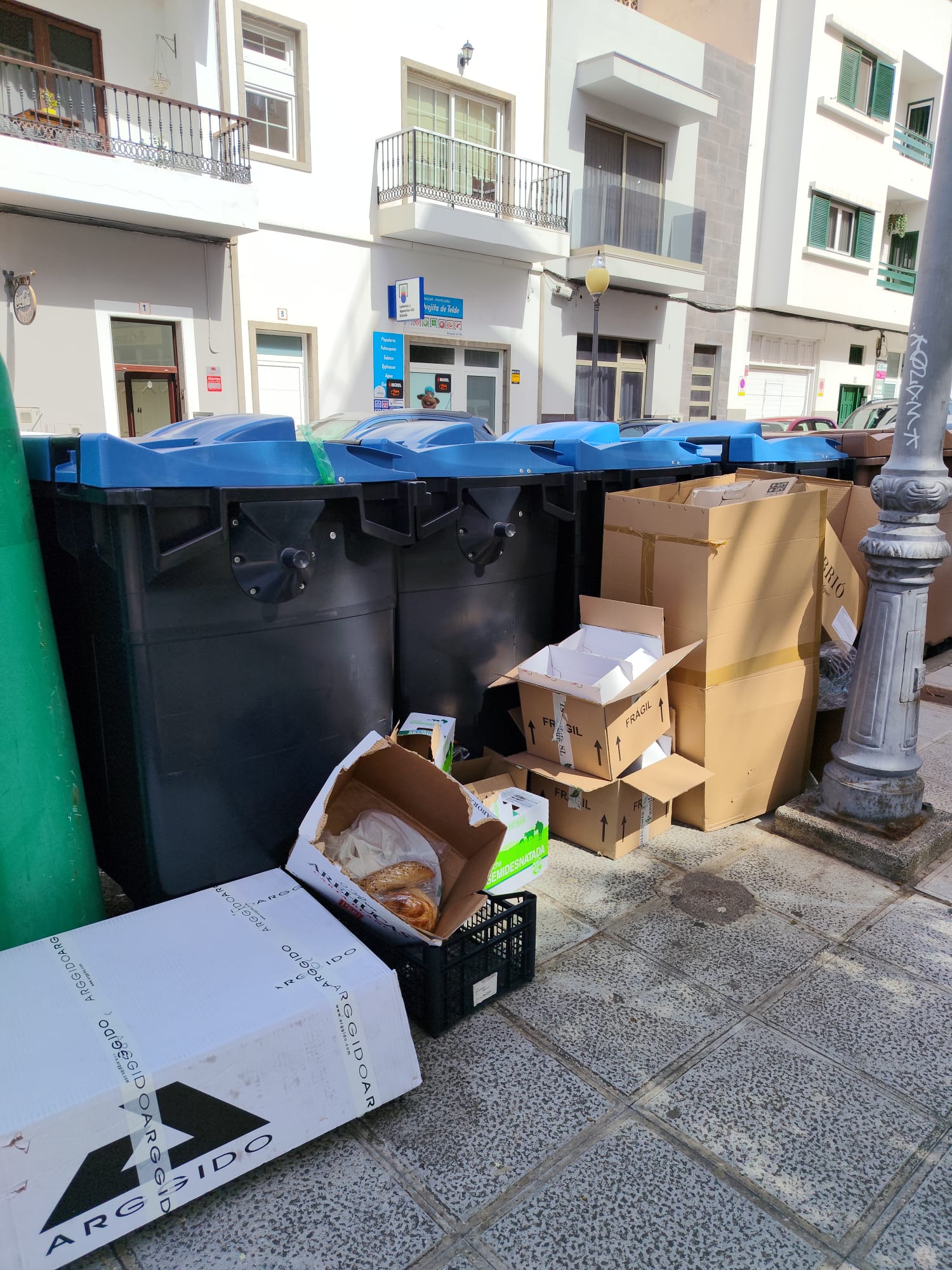 San Juan alerta de acumulación de cartones por problemas de accesibilidad en los contenedores