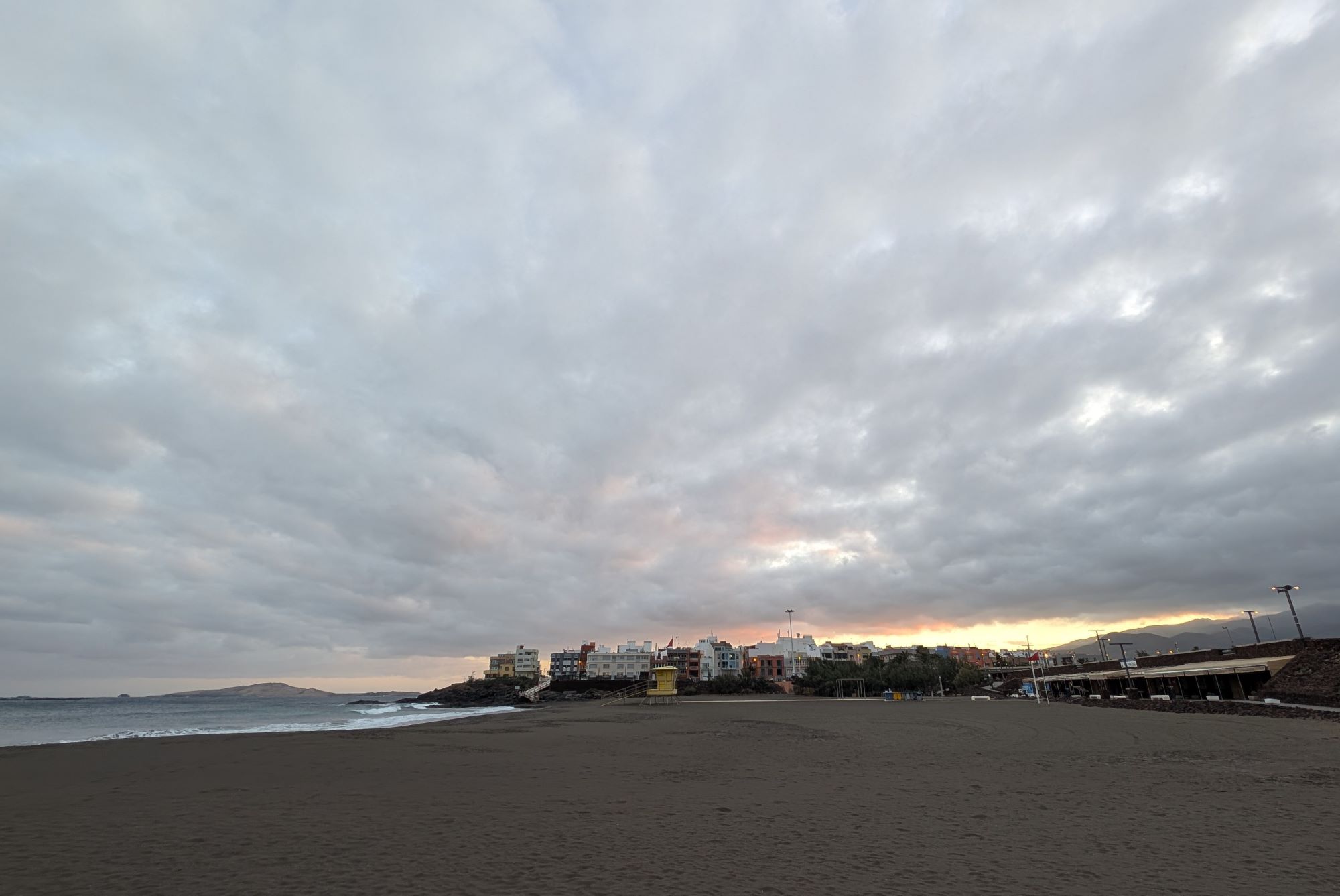 Lluvia, cielos cubiertos y viento del norte hoy en Telde