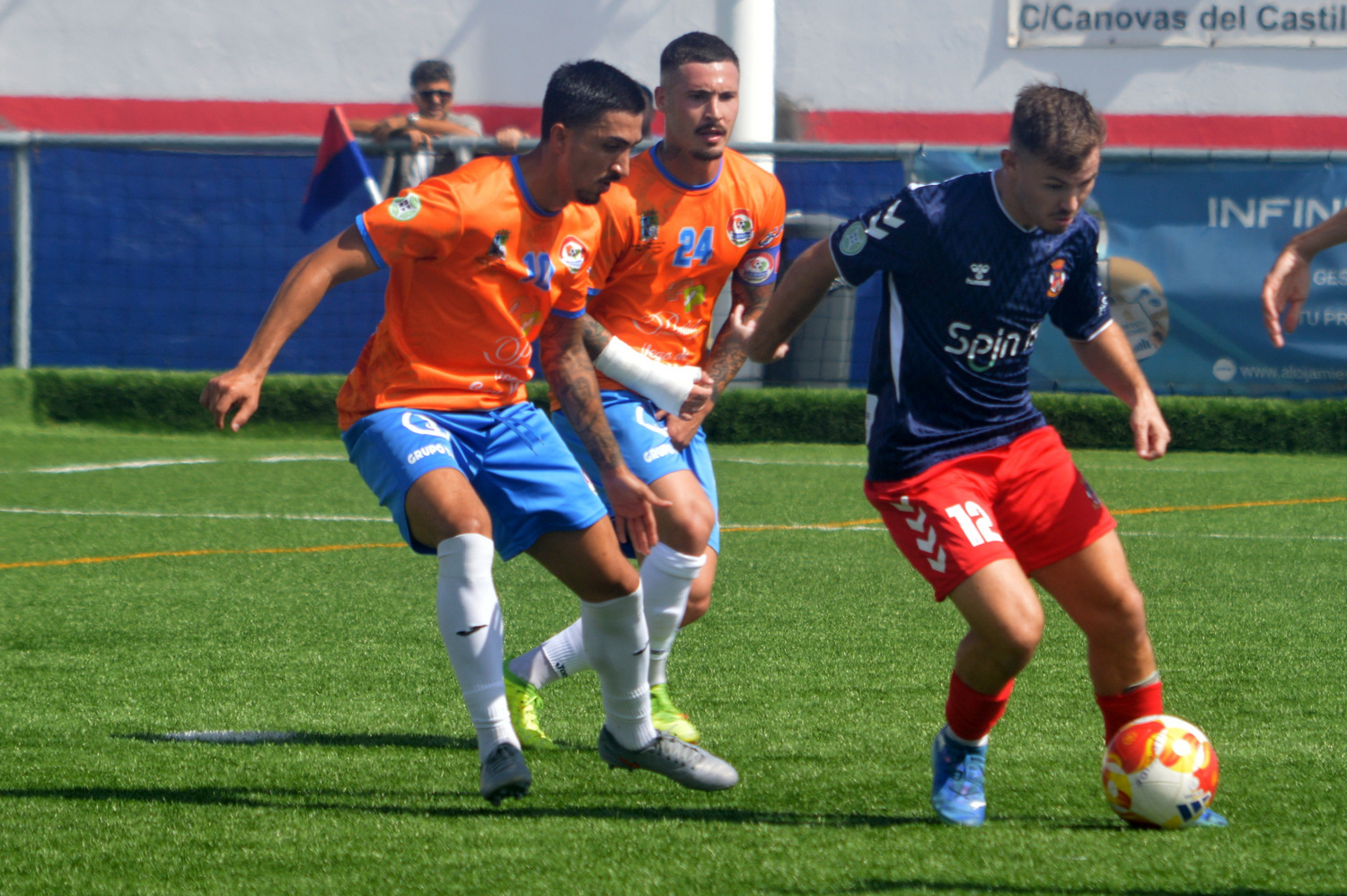 Instante del partido de la primera vuelta en El Hornillo (Foto: Juan Antonio Hern&aacute;ndez)