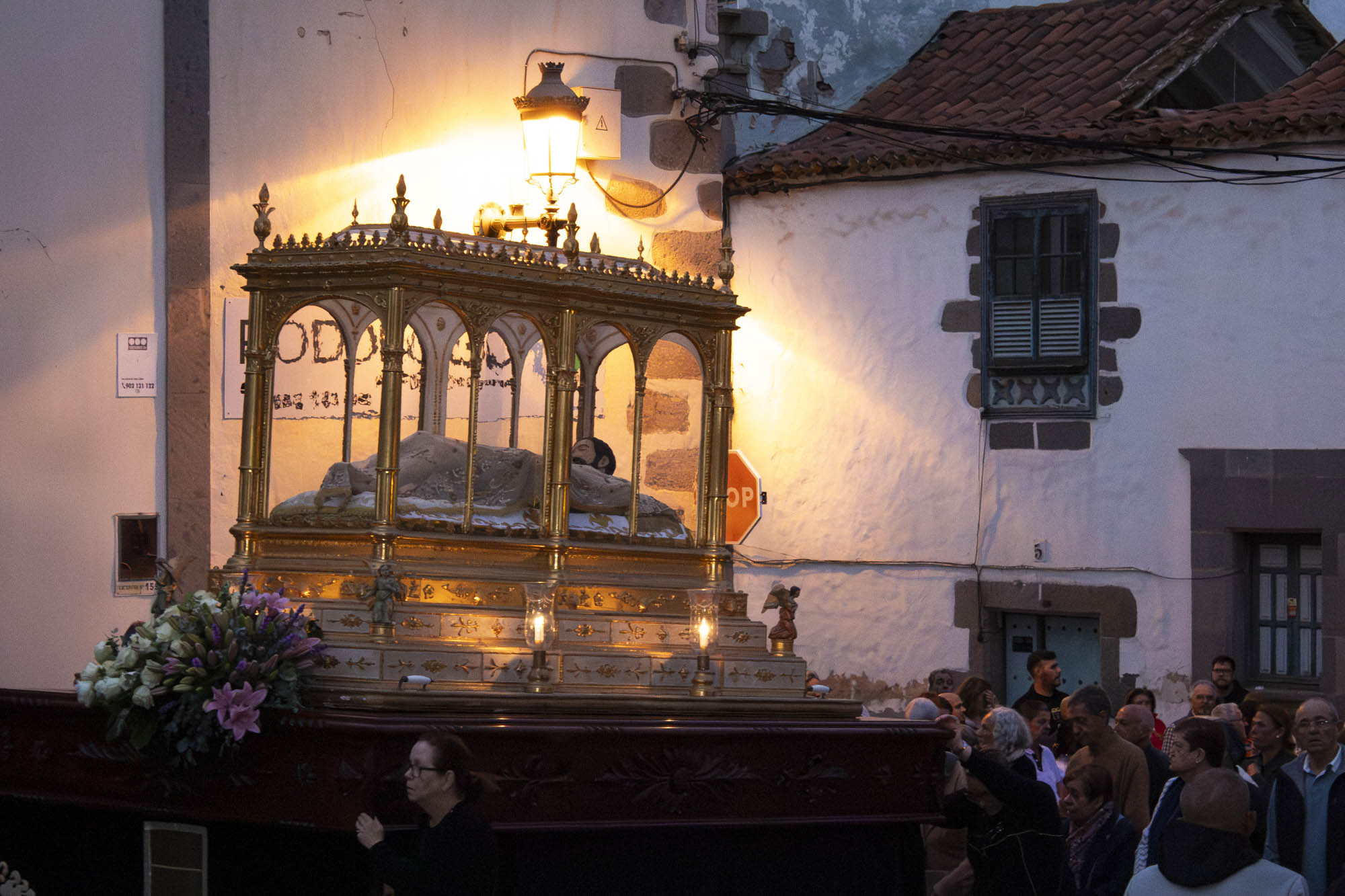 Procesi&oacute;n del Santo Entierro en San Juan/Iris Morales.
