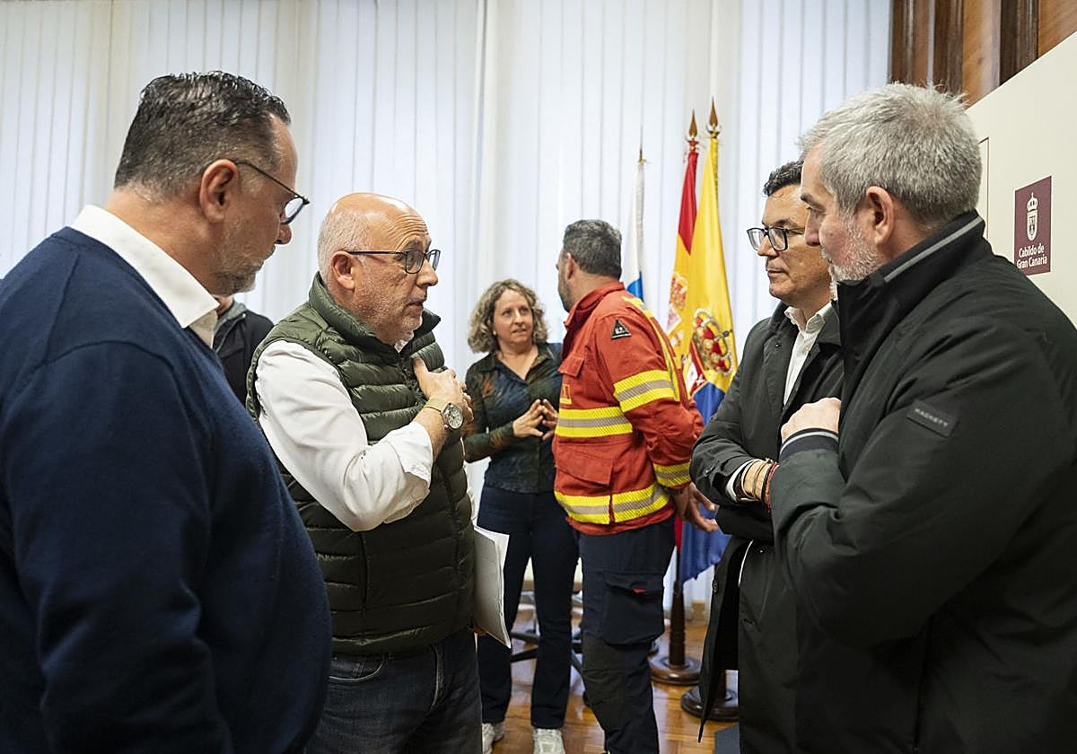 Antonio Morales, junto al presidente Clavijo (Foto: David Delfour/Cabildo de Gran Canaria)