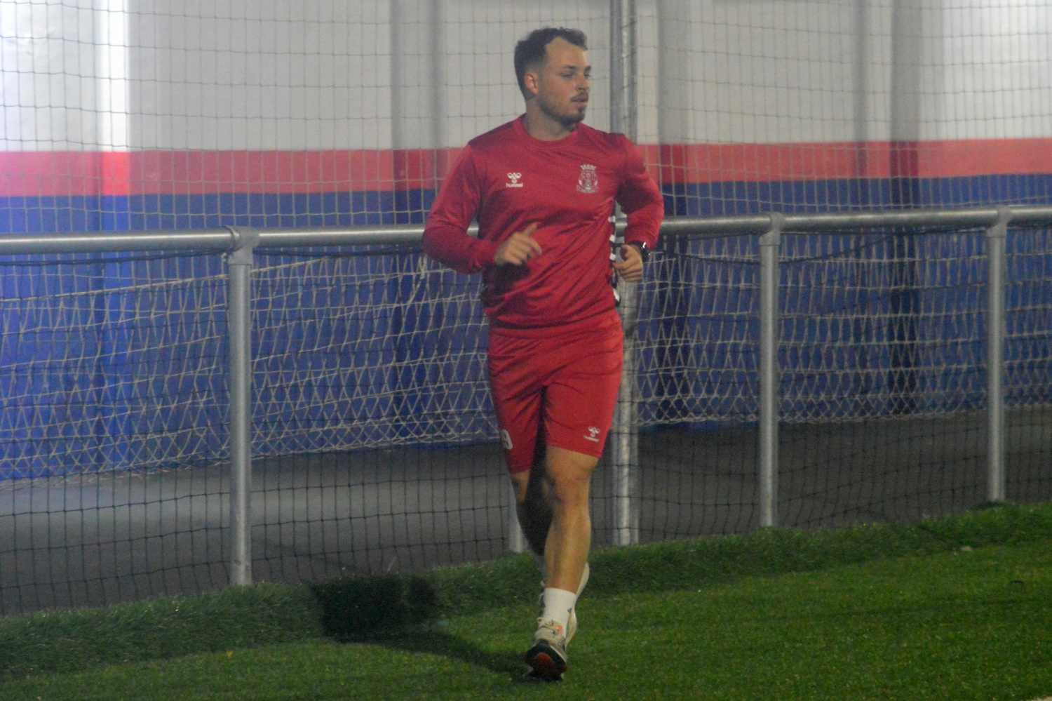 Pedro Relloso, trotando este jueves en el Pablo Hern&aacute;ndez (Foto: Juan Antonio Hern&aacute;ndez)