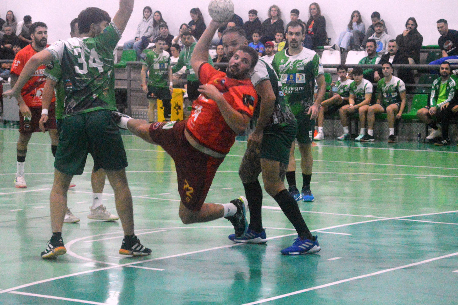 Imagen del partido del UB CIutel contra el Ingenio B en la primera vuelta (Foto: Juan Antonio Hern&aacute;ndez)
