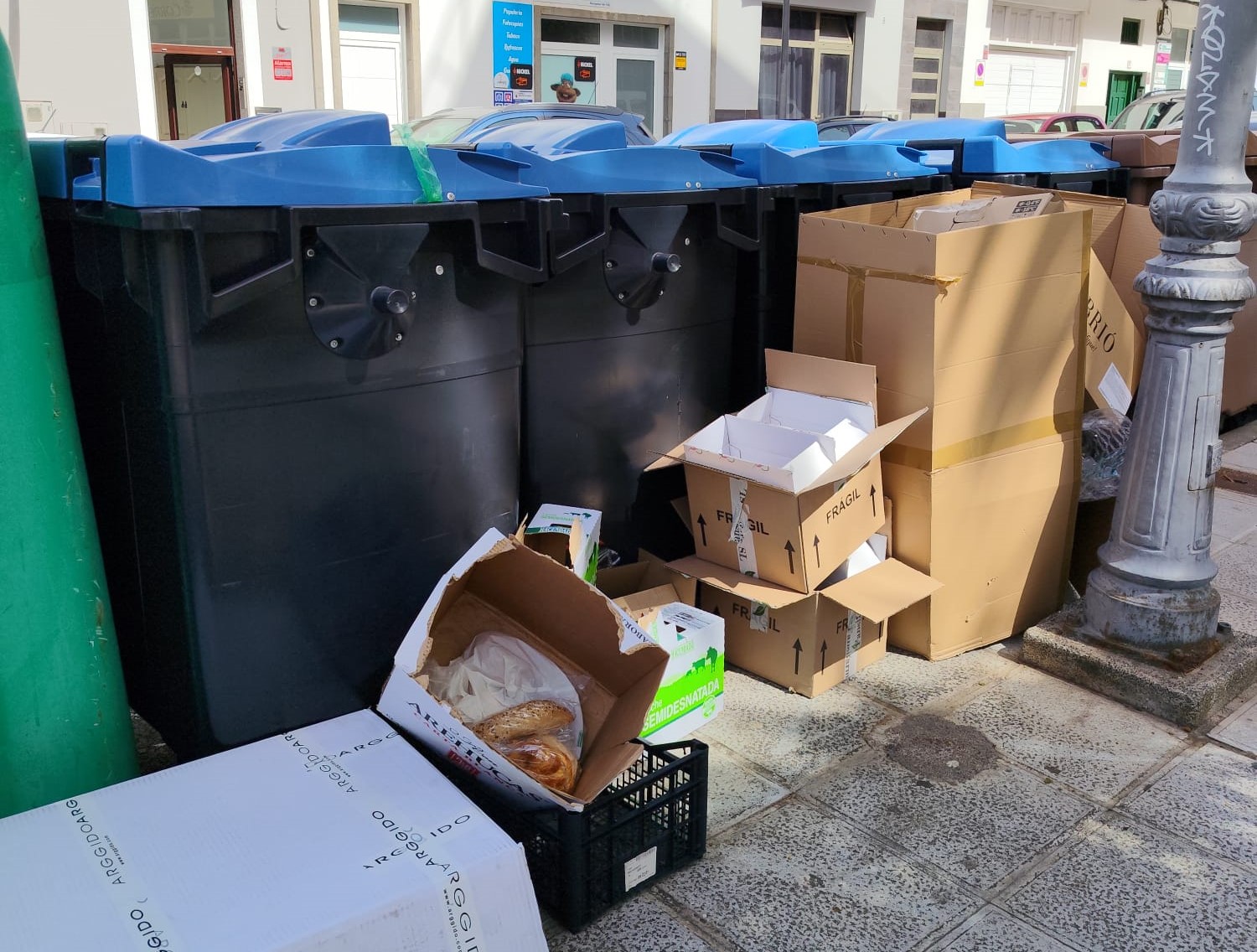 Problemas de accesibilidad a los contenedores en San Juan (Telde)