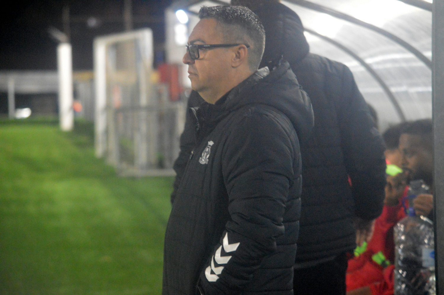 Tino D&eacute;niz, entrenador de la UD Telde, en los proleg&oacute;menos del partido (Foto: Juan Antonio Hern&aacute;ndez)