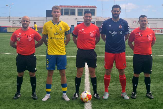 Capitanes y &aacute;rbitros (Foto: Juan Antonio Hern&aacute;ndez)