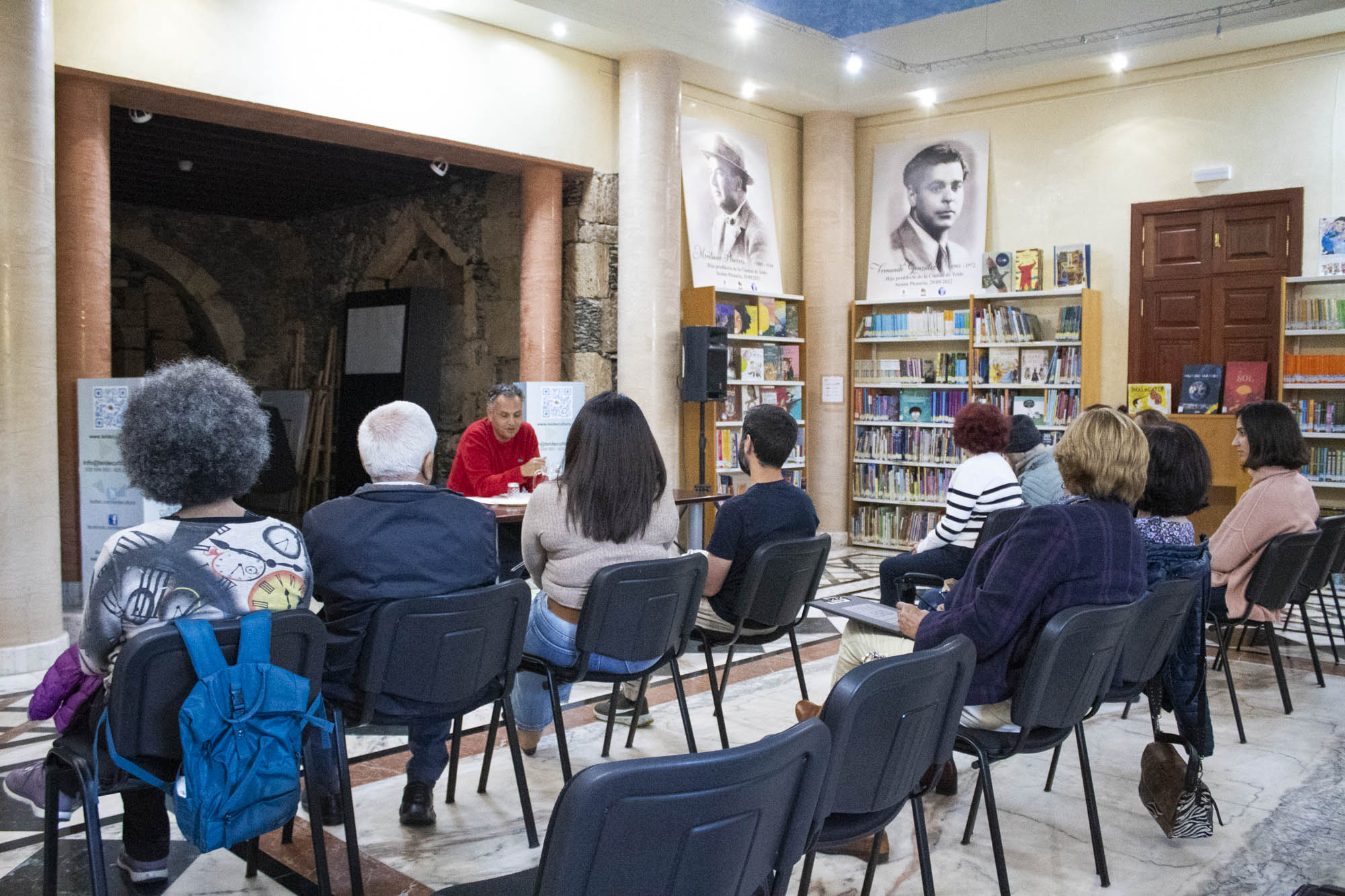 Imagen de la sesi&oacute;n de esta tarde del taller de escritura creativa/Iris Morales/TA.