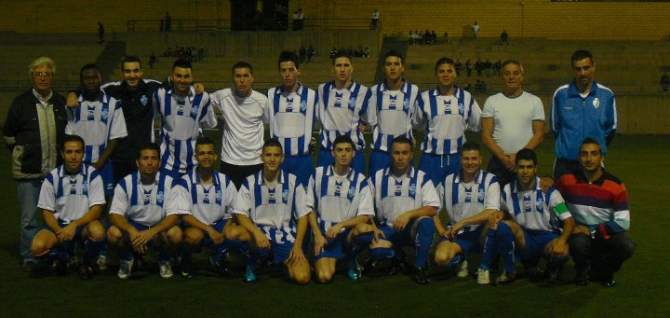 Imagen de archivo de una formaci&oacute;n de la UD Jin&aacute;mar