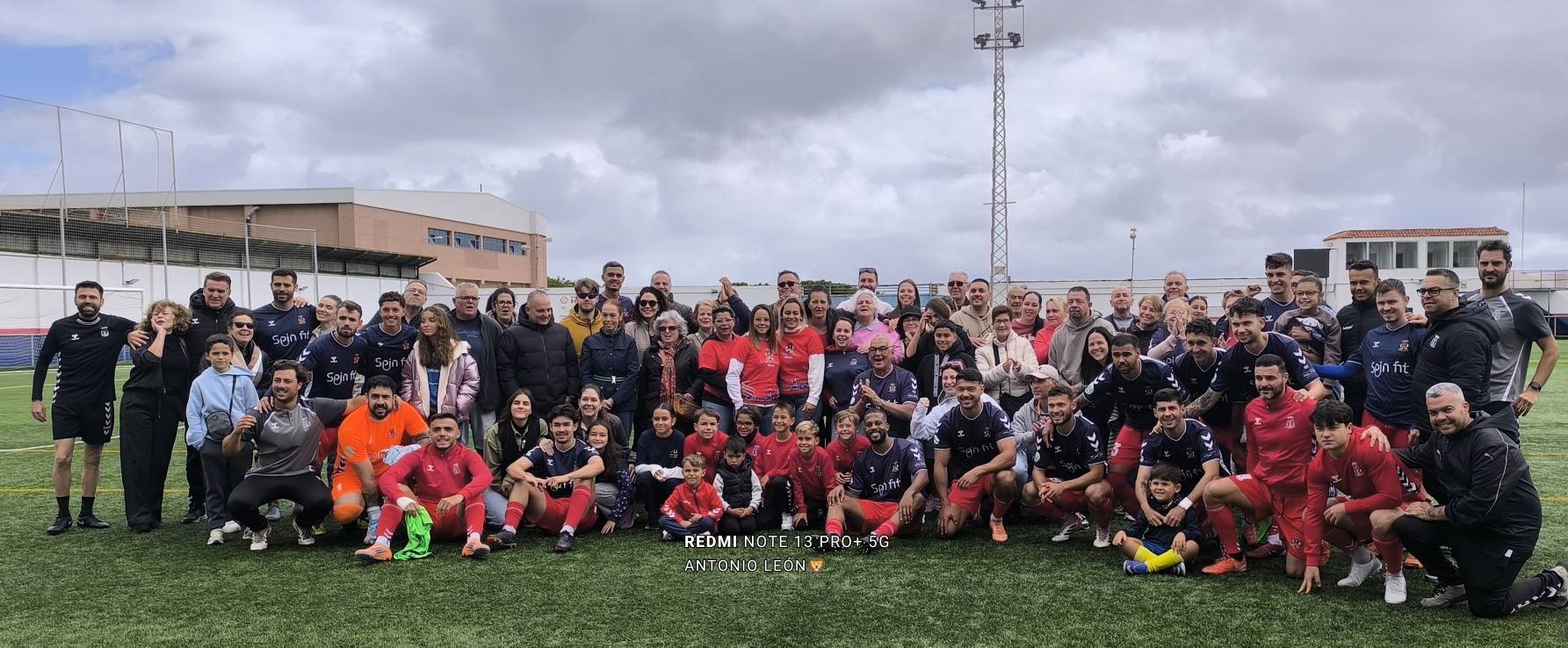 Foto de familia de los jugadores de la UD Telde (Foto: Antonio Le&oacute;n)