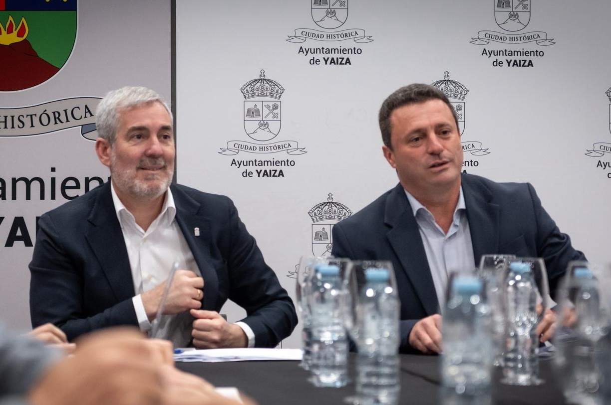 Fernando Clavijo y el alcalde de Yaiza, &Oacute;scar Noda (Foto cedida)