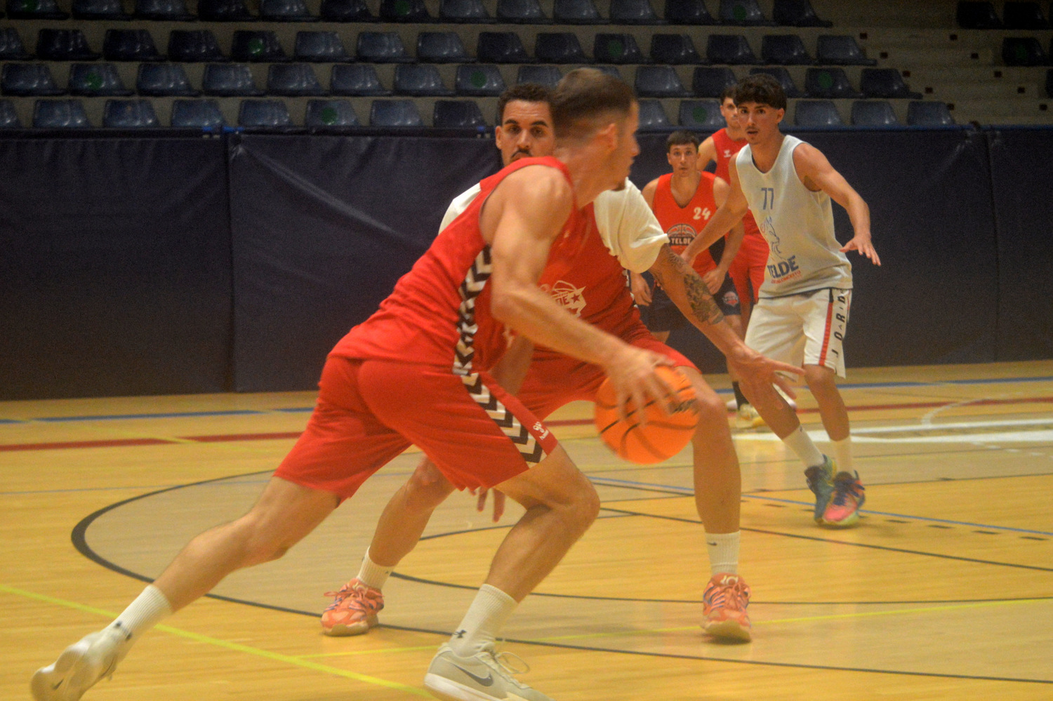 El CB Telde realiza su último entrenamiento de la temporada antes del partido ante ZB Madrid