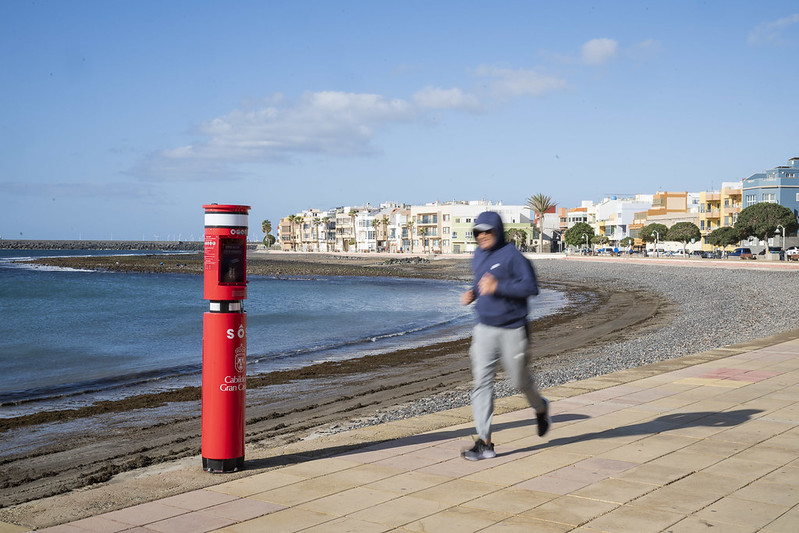 La seguridad en las playas de Gran Canaria, reforzada con los tótems de rescate