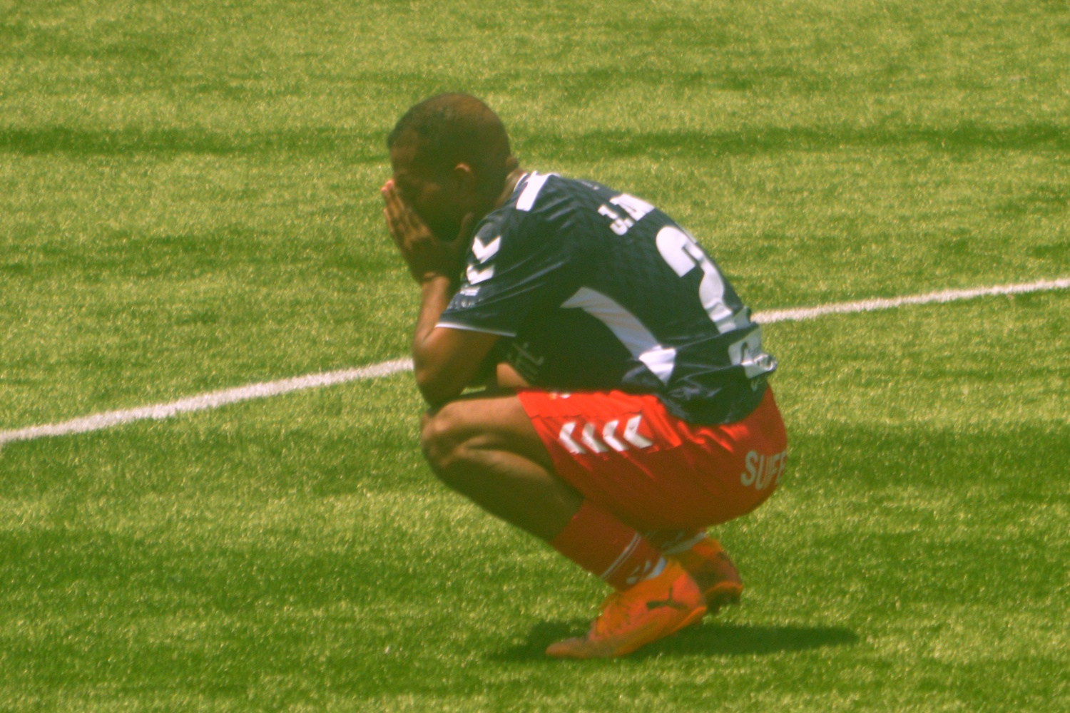 Joel Zamora se lamenta del descenso de la UD Telde a Preferente (Foto: Juan Antonio Hern&aacute;ndez)