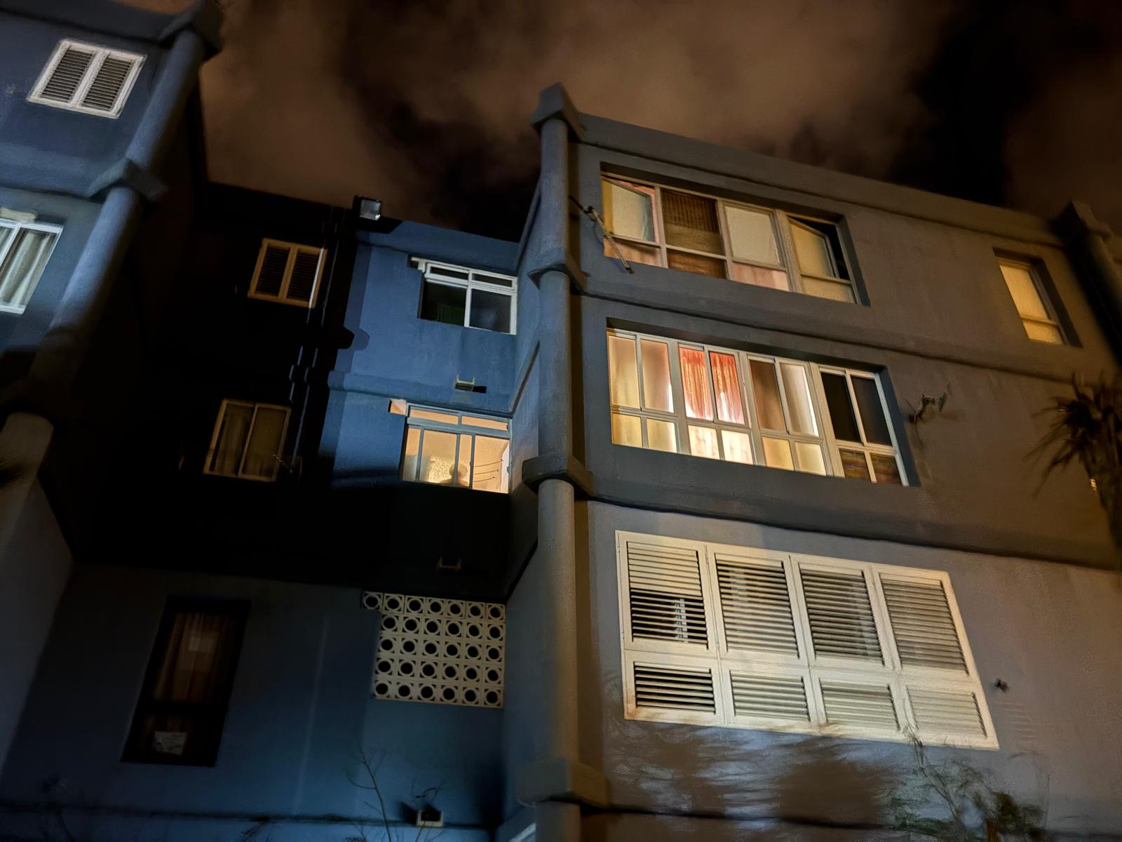 Una farola fundida en Fernando Sagaseta que nadie arregla