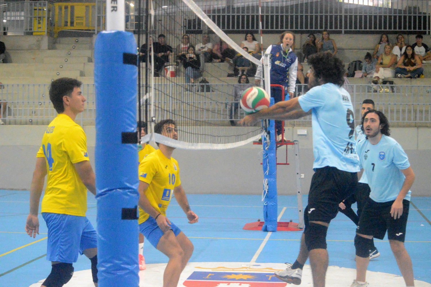 El CD Alhambra Axinámar consigue ante Los Geranios su primer set de la temporada (1-3)