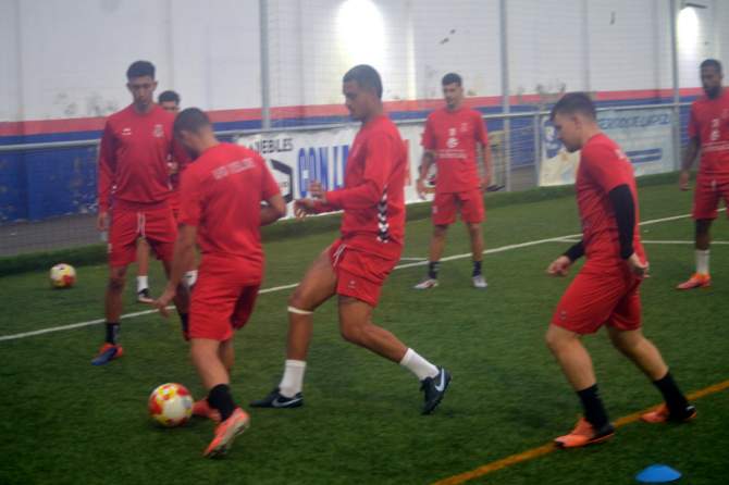Entrenamiento de la UD Telde este lunes (Foto: Juan Antonio Hern&aacute;ndez)
