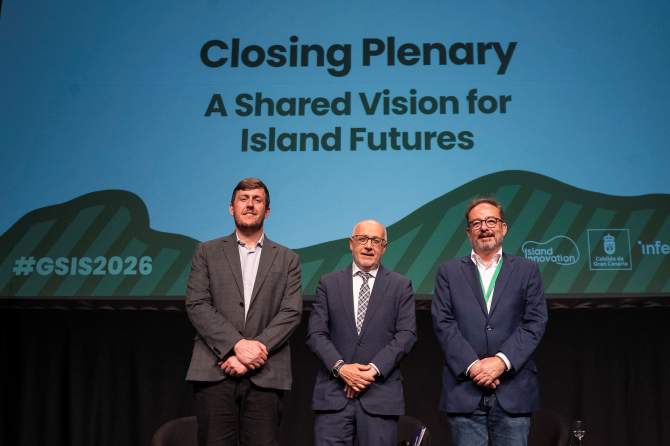 Acto de clausura de la expoMeloneras, con el presidente Morales en el centro (Foto: David Delfour-Cabildo de Gran Canaria)