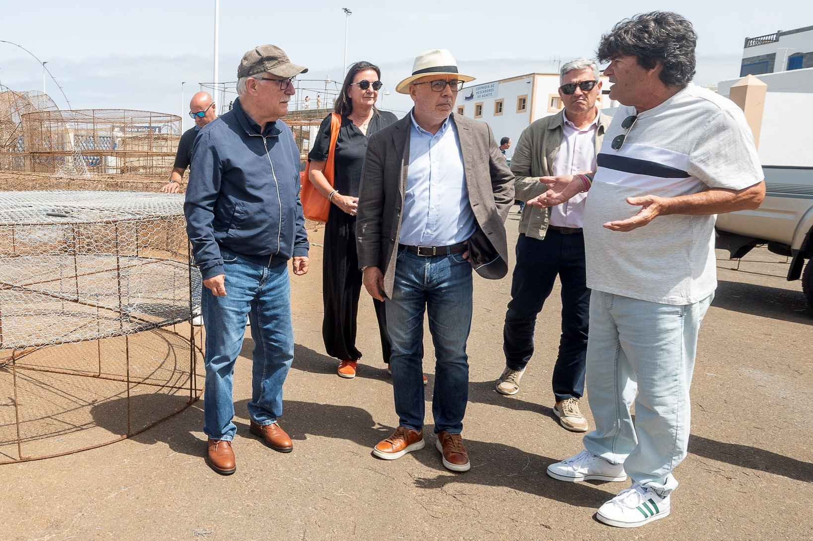 El Cabildo anuncia refuerzos a su apoyo a la pesca artesanal para hacer frente “a un año especialmente difícil”