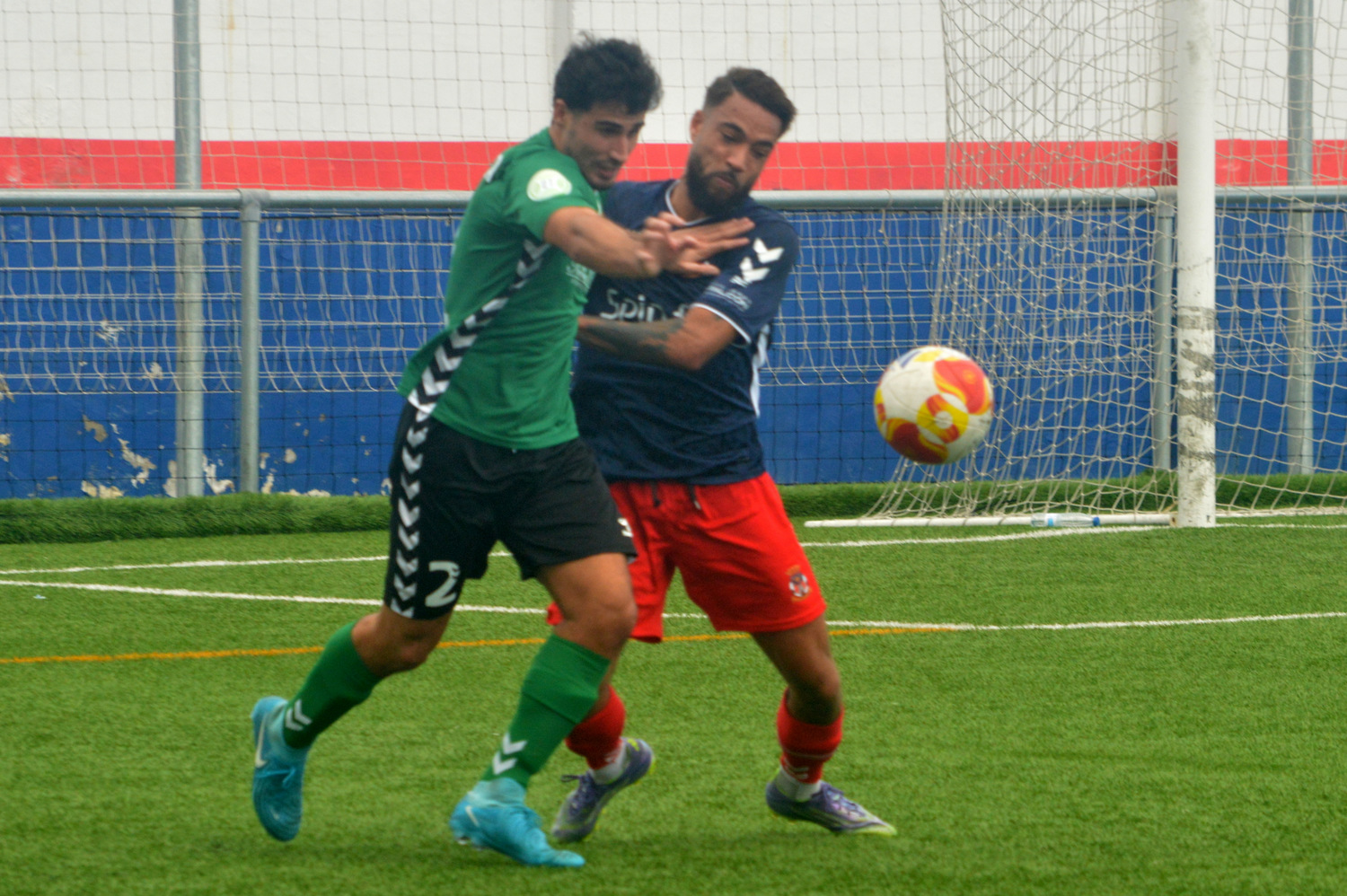 Instante del partido de la primera vuelta (Foto: Juan Antonio Hern&aacute;ndez)
