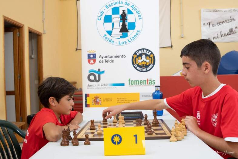 Darío Angulo (d), ganador del torneo/TA.