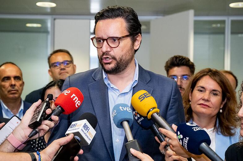 Ramos atiende a los medios tras presentar la candidatura al Senado/Acfi Press.