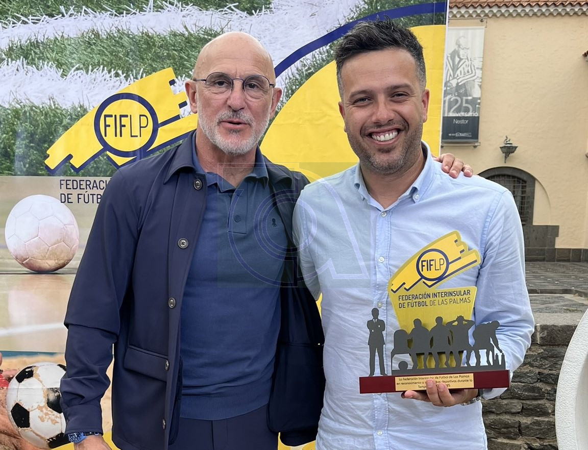 El entrenador de la UD Telde con el seleccionador nacional/TA.