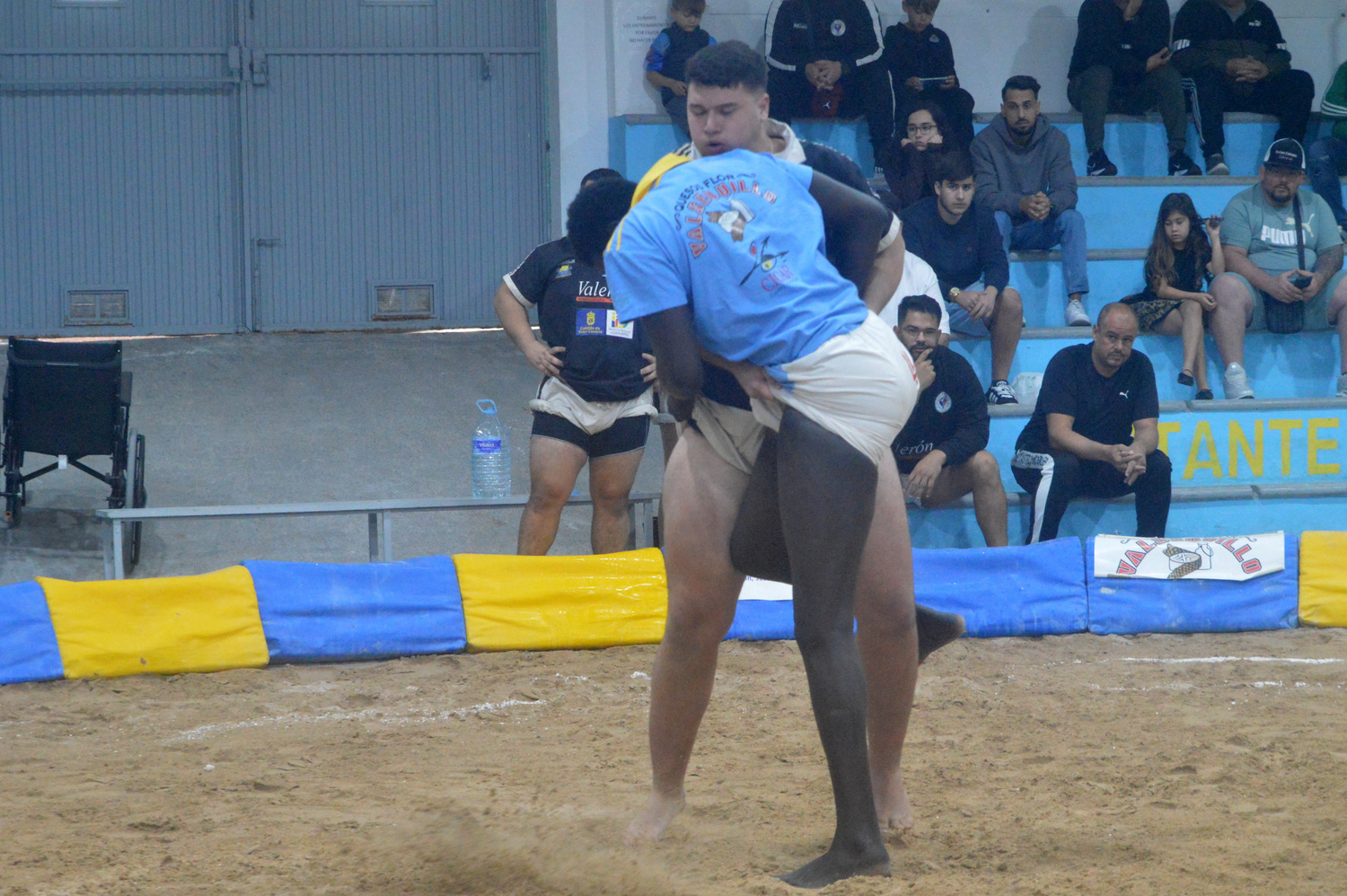 Luchada del Castro Morales contra Almogar&eacute;n en el torneo Disa Gobierno de Canarias (Foto: Juan Antonio Hern&aacute;ndez)