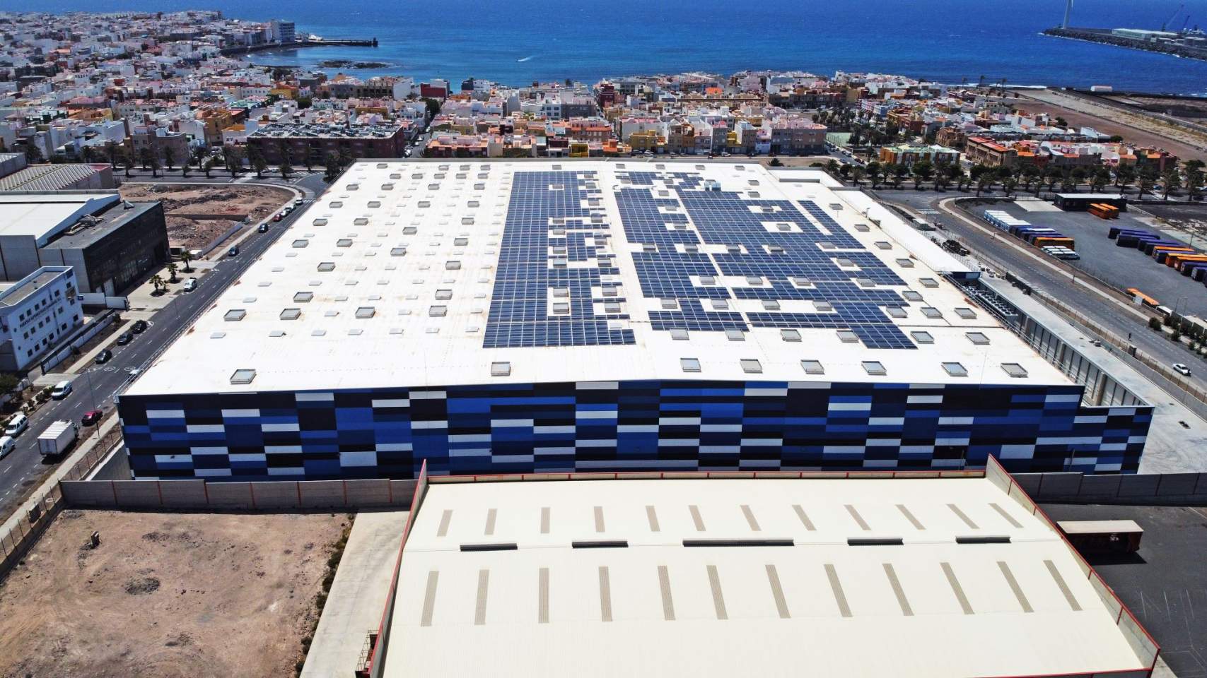 Instalaci&oacute;n fotovoltaica de Lidl en Ag&uuml;imes