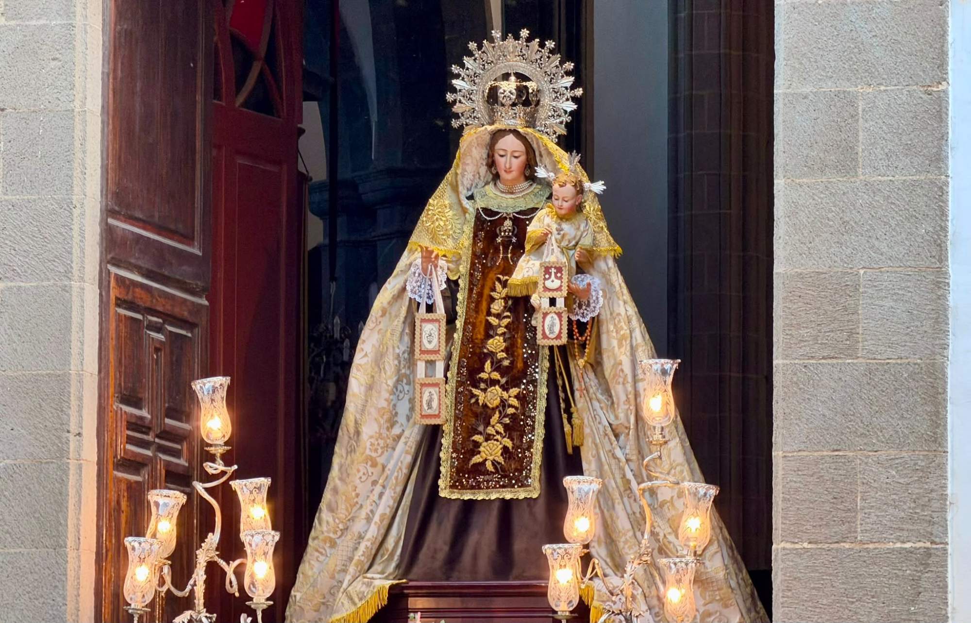 La Virgen del Carmen de Los Llanos estrenará nuevos escapularios en su festividad
