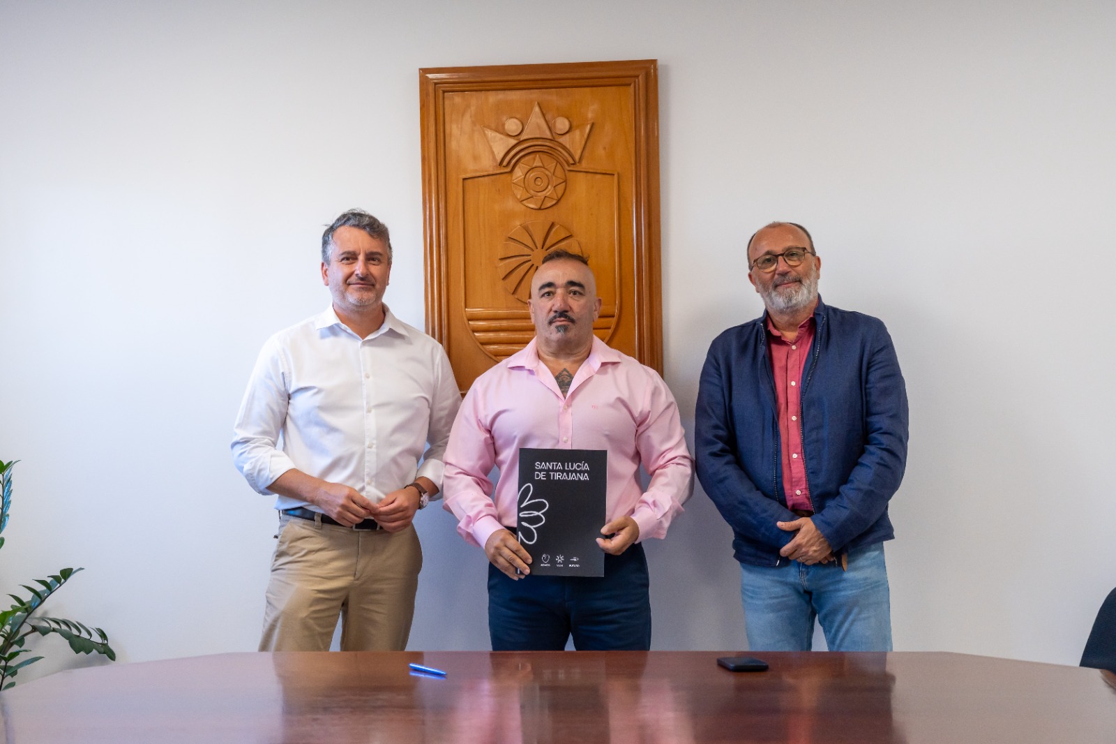 Santa Lucía reconoce la vida de superación y éxitos del teldense Fernando González Cruz