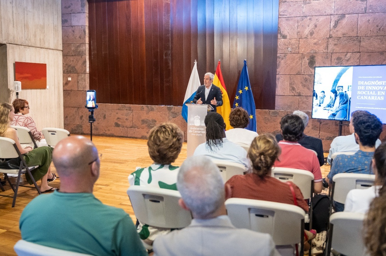 Fernando Clavijo, en la exposici&oacute;n de este jueves (Foto: DGMP)