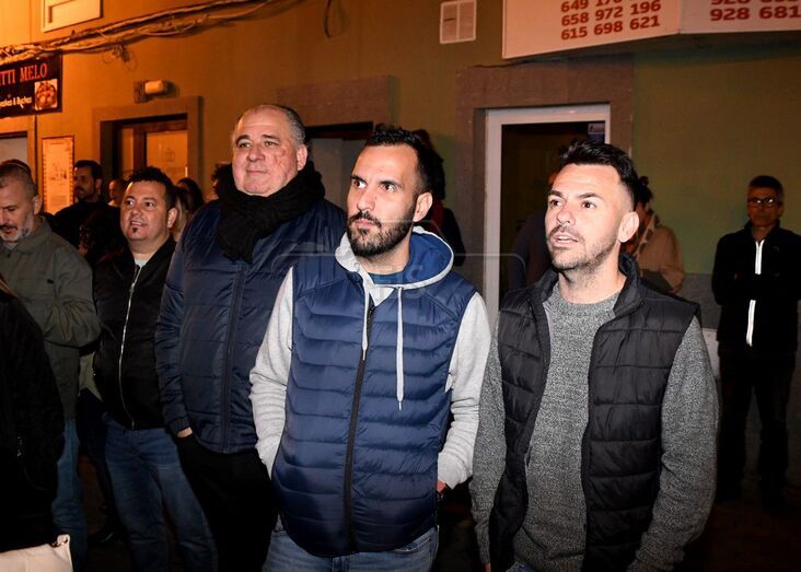 Juan Martel con Adrián González y Rubén Santana/TA.