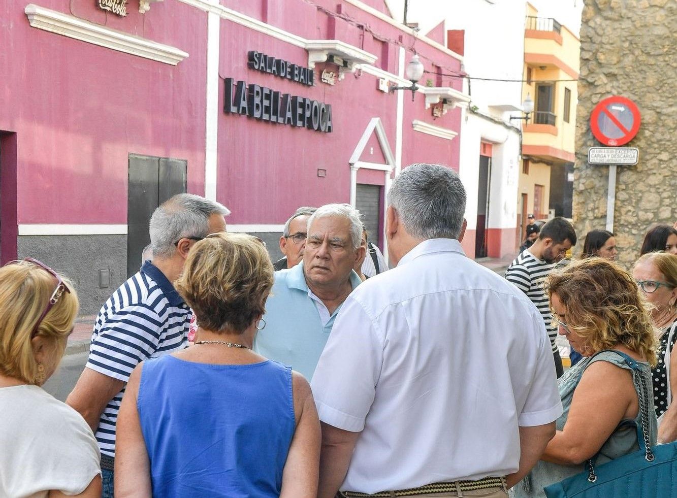 Los vecinos de la calle El Roque solicitan la mediación del alcalde/LP. Los vecinos de la calle El Roque solicitan la mediación del alcalde/LP.