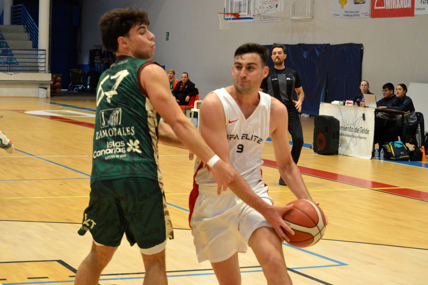 Imagen de un partido del CB Telde cuando estaba en Primera Autonómica y lo llevaba la Joel Freeland Academy (Foto: Juan Antonio Hernández)