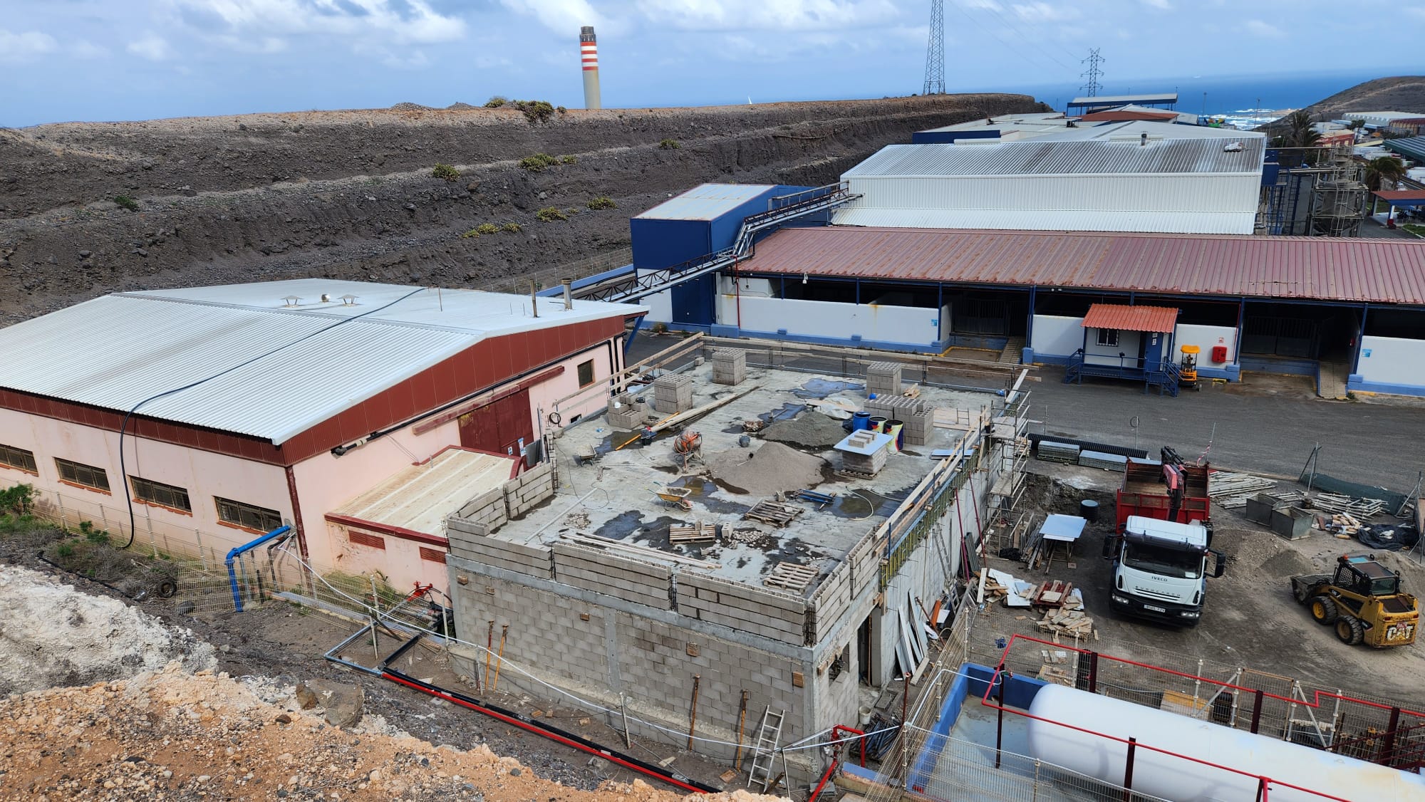 En el centro, trabajos del nuevo depósito de gran capacidad (Foto: David Delfour?