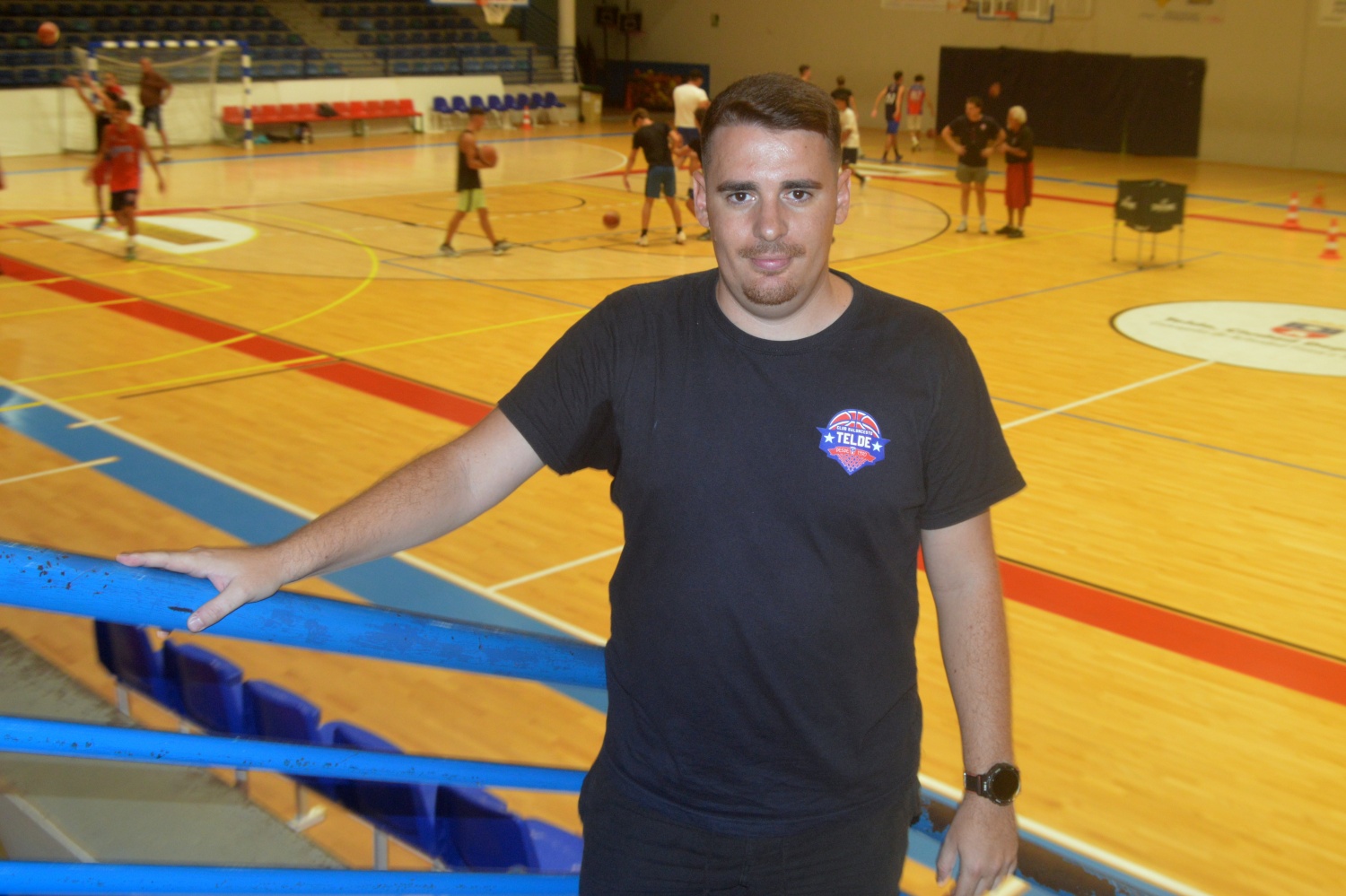 Juan Luis Quevedo posa para este periódico en el Rita Hernández (Foto: Juan Antonio Hernández)