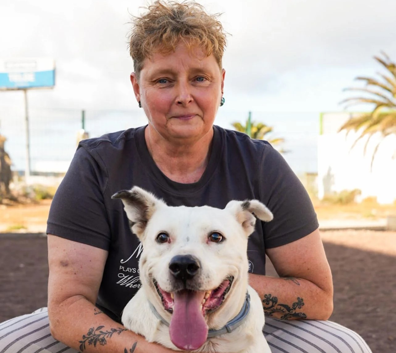 Cristina Beeson y el nuevo miembro de su familia, Venom/C7/Cober.