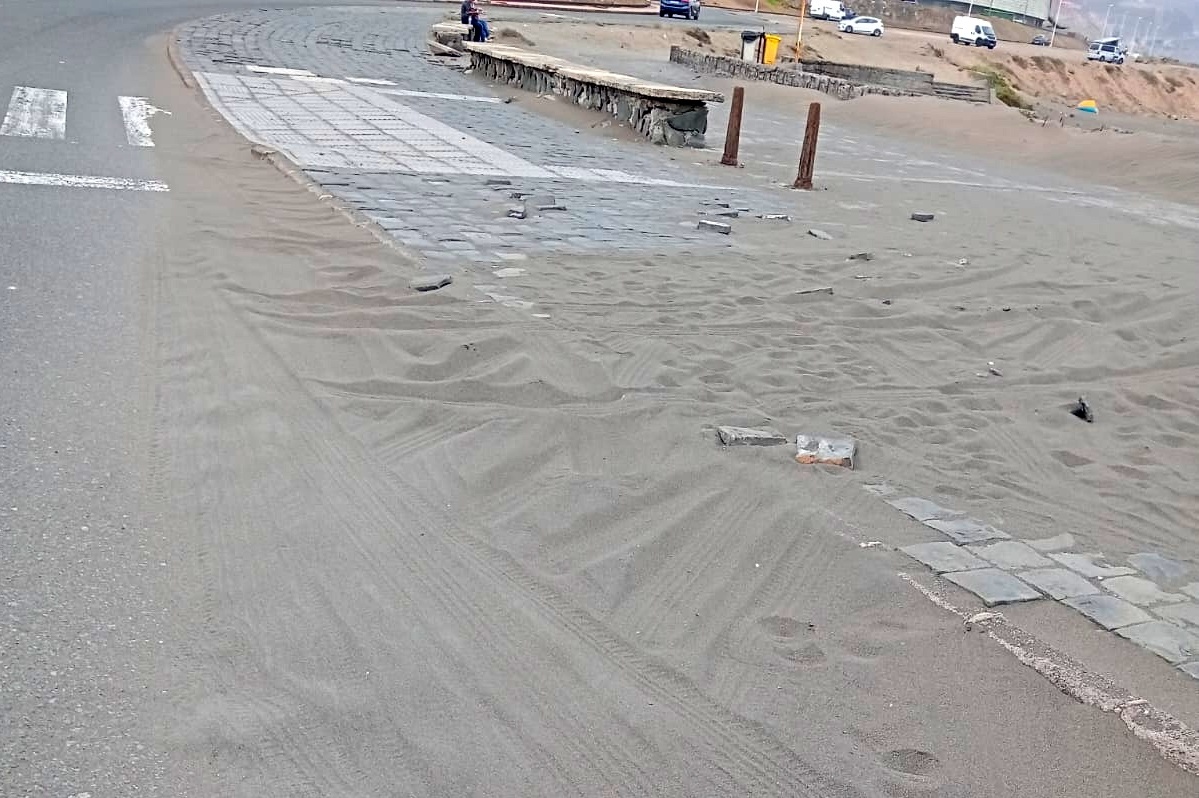 V&iacute;a con arena de playa en el CC Las Terrazas (Foto cedida)