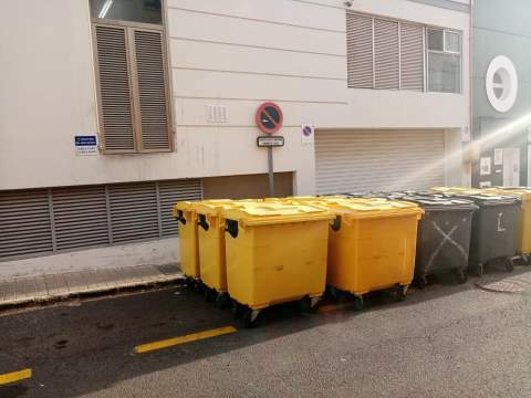 Imagen de los contenedores de residuos en el vado / TA