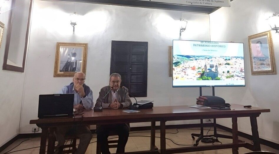 Momento de la presentación del libro del doctor Rodríguez Calleja en Agüimes/TA.