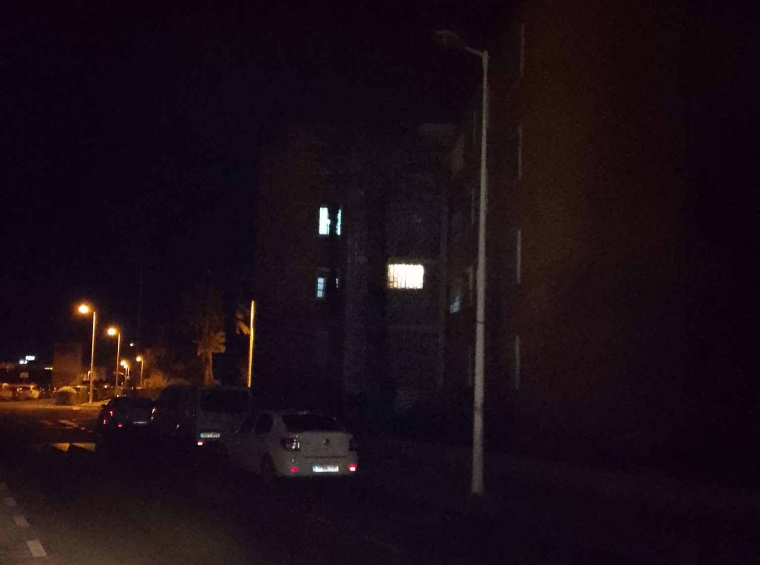 Un tramo de la Avenida de la Paz, esta noche/TA.