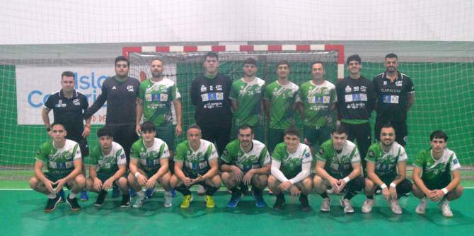 Formación del Balonmano Ingenio B (Foto: Juan Antonio Hernández)