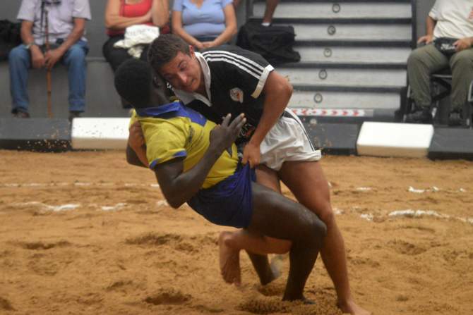 Imagen reciente de una luchada juvenil del Castro Morales (Foto: Juan Antonio Hernández)