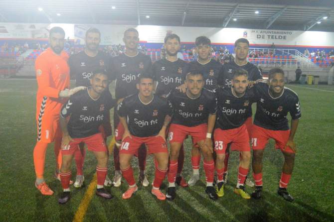 Formación de la UD Telde (Foto: Juan Antonio Hernández)