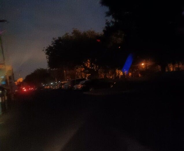 Oscuridad absoluta anoche en la calle de Profesor Lucas Arencibia/TA.